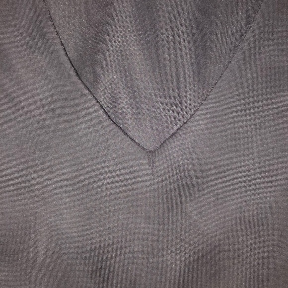 V neck - Picture 3 of 3